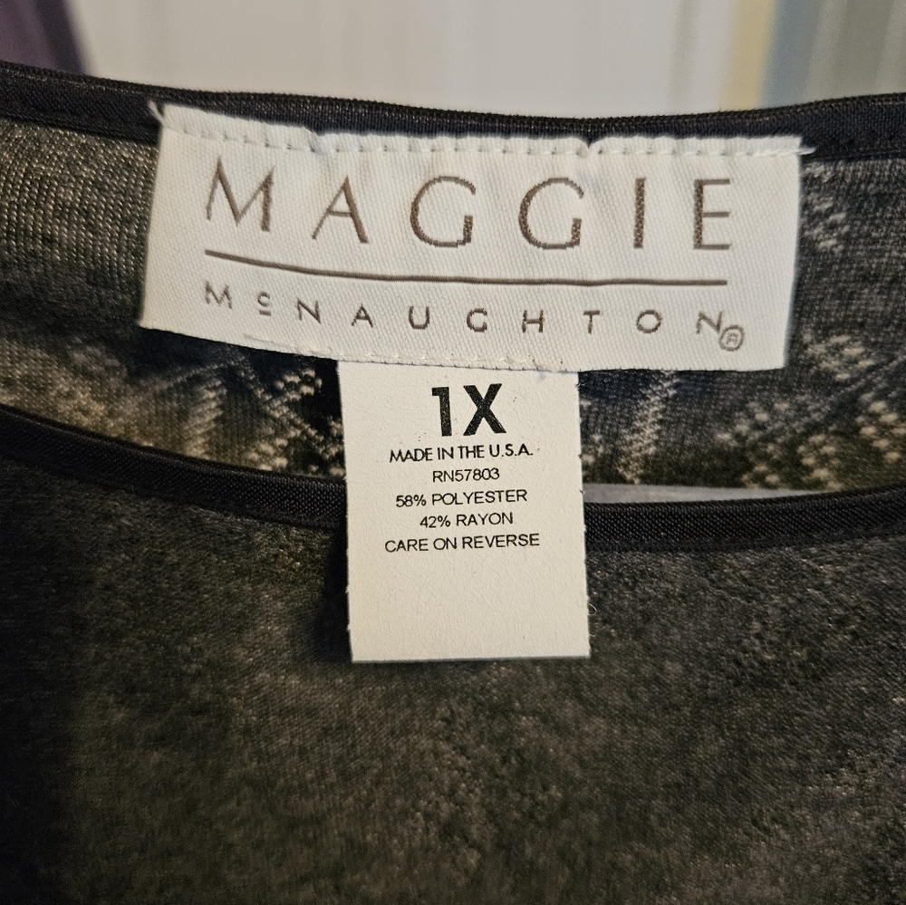 #244 Vintage- Maggie McNaughton- Black Lace Burnout Top- Size: 1X - Picture 8 of 8